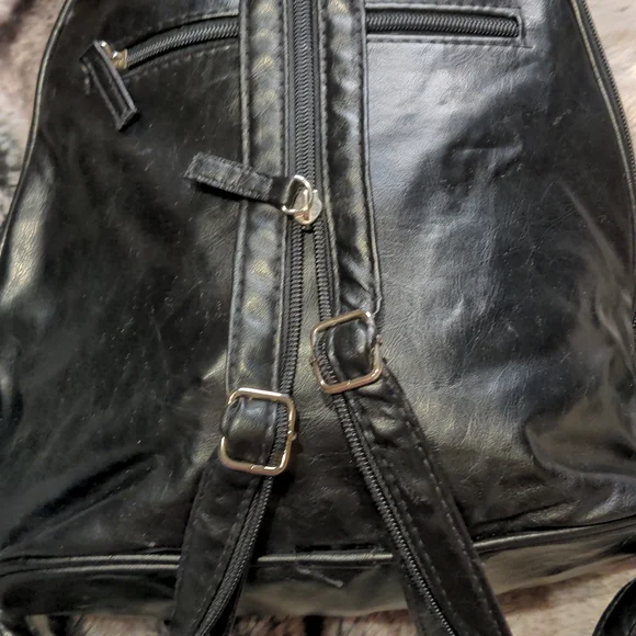 🌷Vegan Leather Backpack - Picture 6 of 16